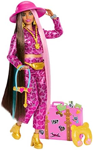 Barbie Baba a Safari Divat, Barbie Extra Repülni, Rózsaszín Állat Print Ruhában, Rózsaszín Bőrönd