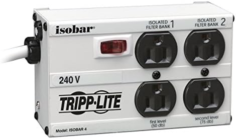 Tripp Lite Isobar 4 Outlet 230V túlfeszültségvédő elosztó, 6 láb Vezeték, derékszögű, Dugó, Fém (IB4-6/220)